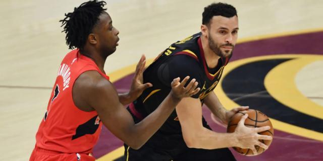 利拉德苦思格林而不得 开拓者为他找来追梦替身