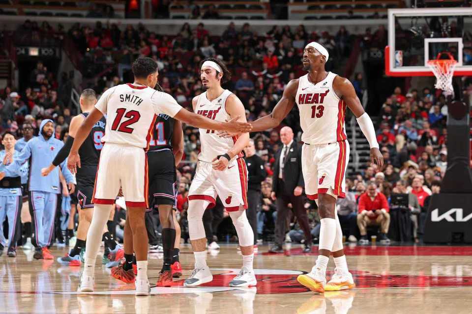 足球直播-吉迪轮休公牛丢绝平三分惜败热火 热巴20+12鲍威尔21分