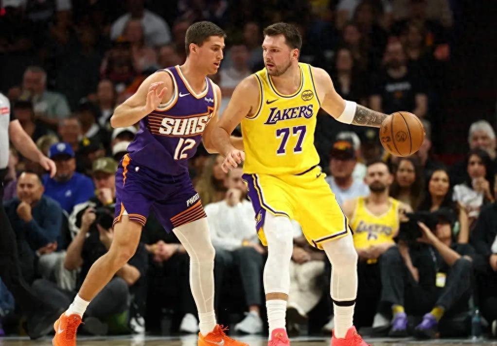 免费在线观看高清无插件赛事直播平台-三分33中5!格林命中率倒数,火箭开一亿合同,却成太阳烫手山芋